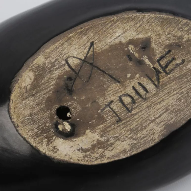 Exemple de marques ou signatures sur une c&eacute;ramique