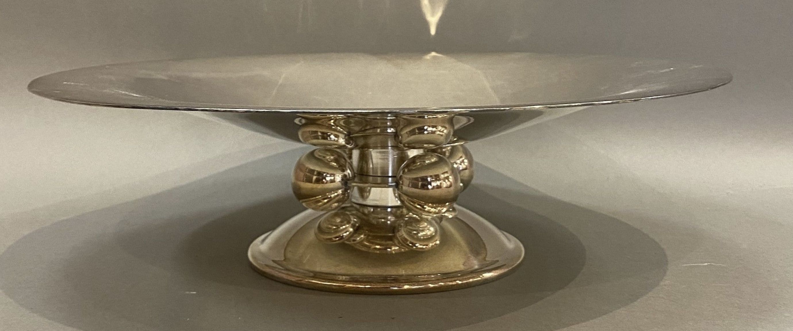 Luc Lanel, plat en métal argenté