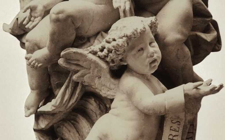 Hélène Bertaux, groupe sculpté