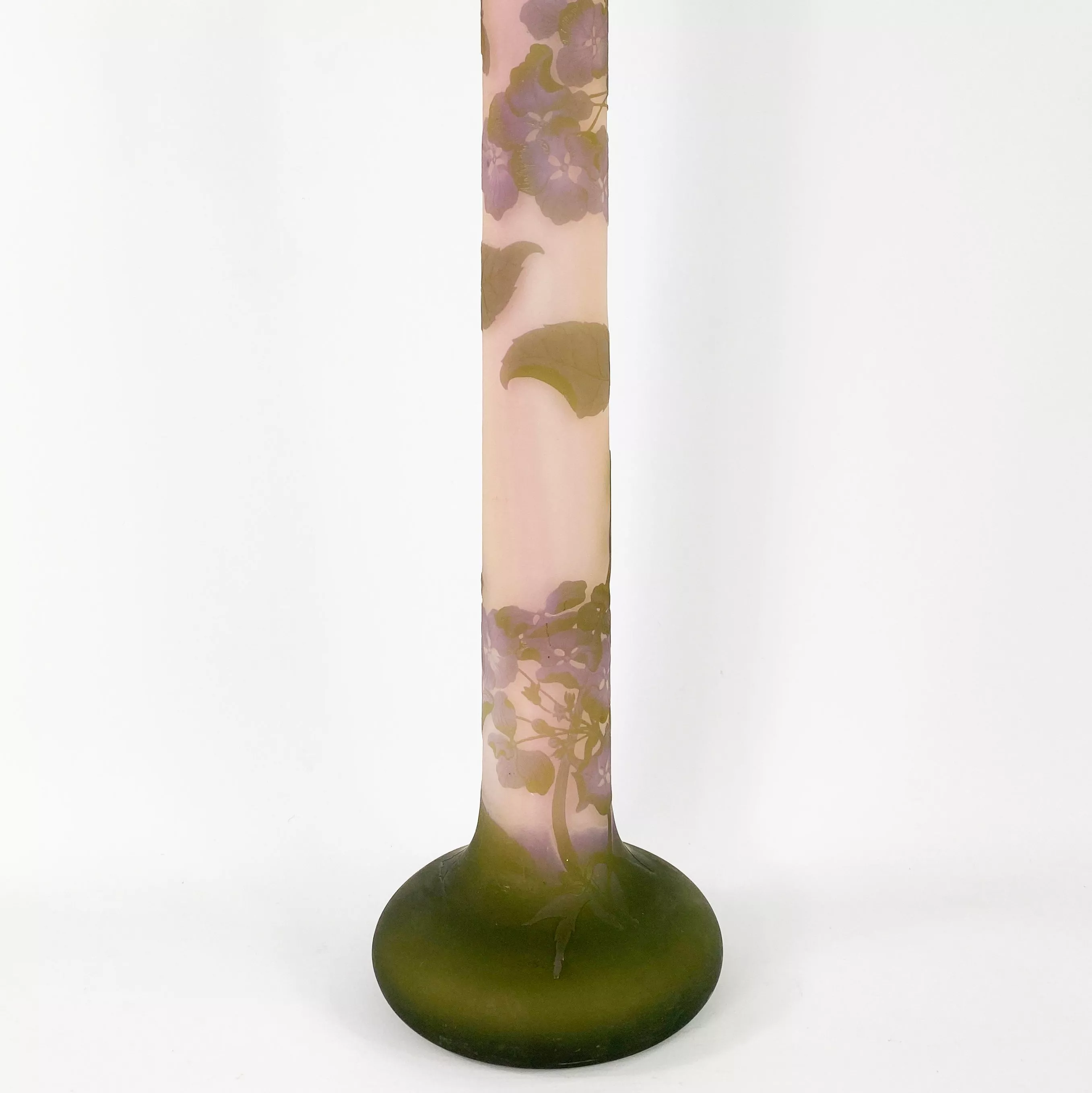 Gall&eacute;, vase en p&acirc;te de verre d&eacute;cor&eacute; &agrave; l'acide