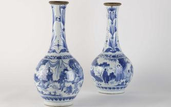 CHINE, période Transition (1630 1640) ou Kangxi (1662 1722), deux vases tulipes