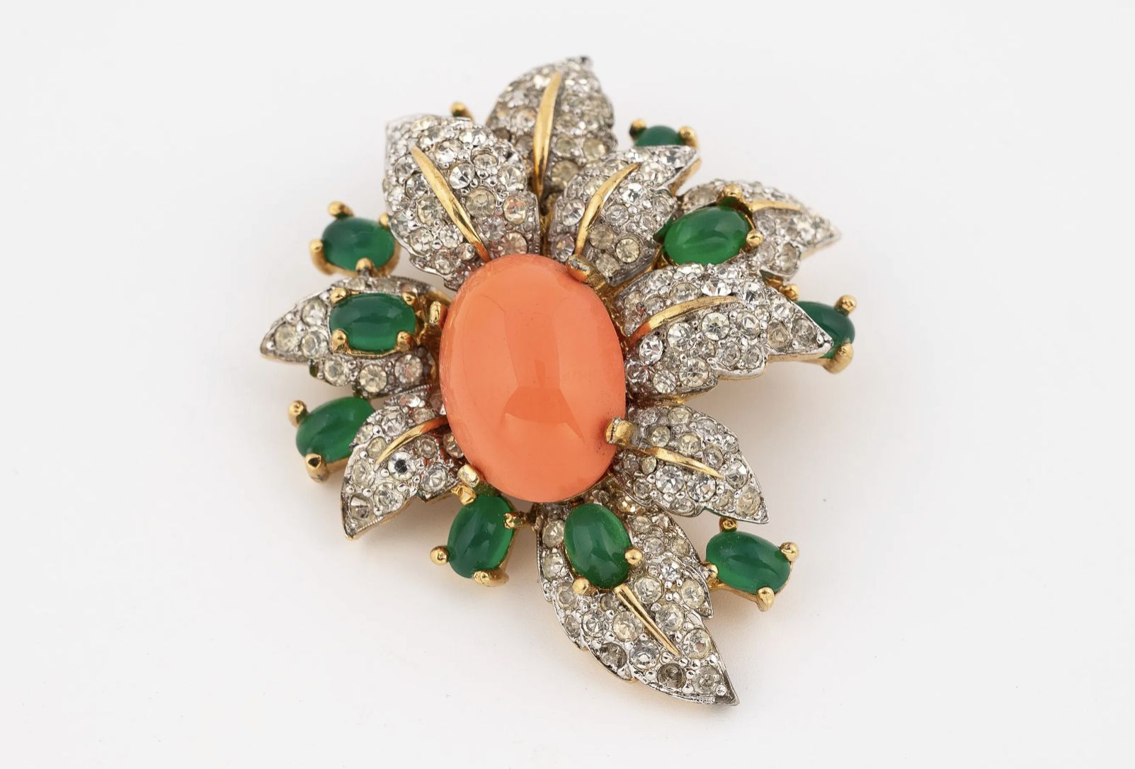 Jomaz, broche plaqué or et corail