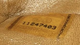 Exemple d'un numéro de série présent dans le coin du sac