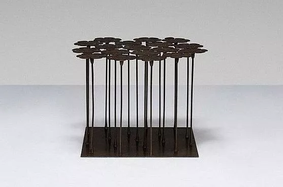 Hubert Le Gall, table Marguerite en bronze