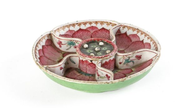 CHINE, Compagnie des Indes, dynastie Qing, période Jiaqing (1796-1820), Coupelle à entremets en porcelaine émaillée