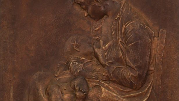 Alexandre CHARPENTIER (1856 – 1909) Émile MULLER (céramiste)  « Jeune mère allaitant son enfant », modèle créé circa 1882.