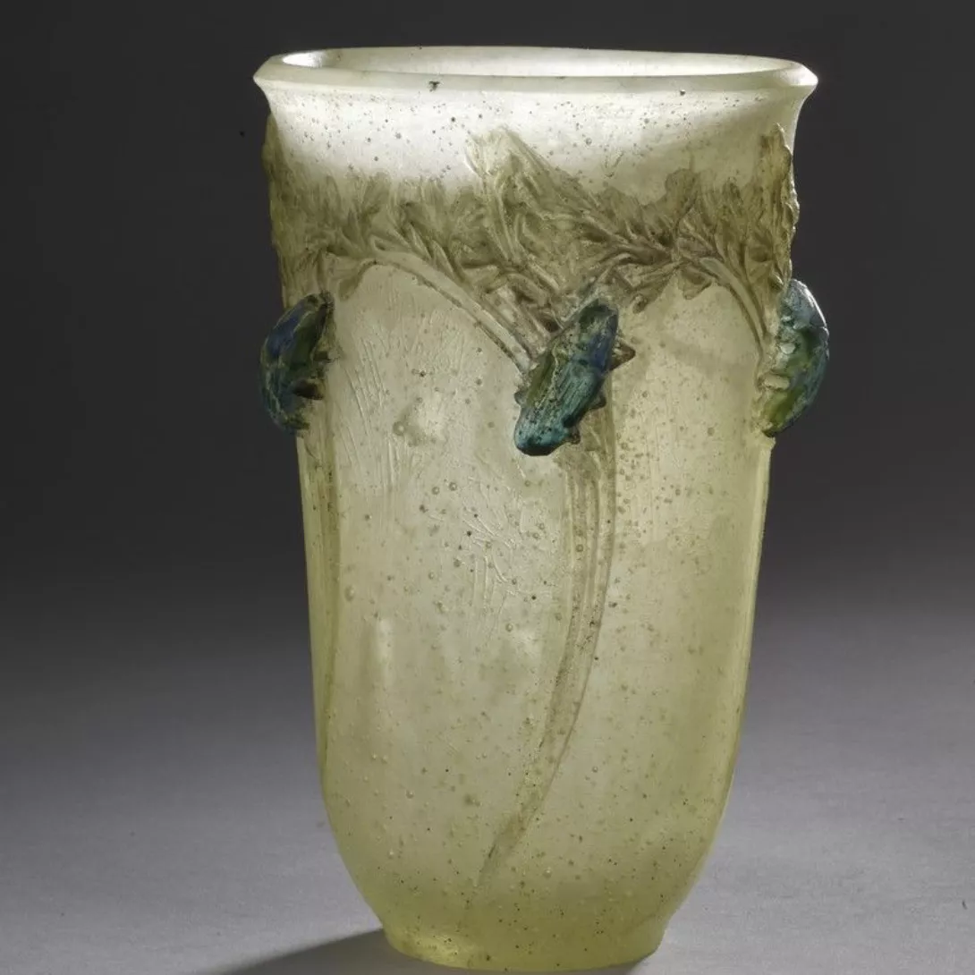 Fran&ccedil;ois D&eacute;corchemont, vase en p&acirc;te de verre