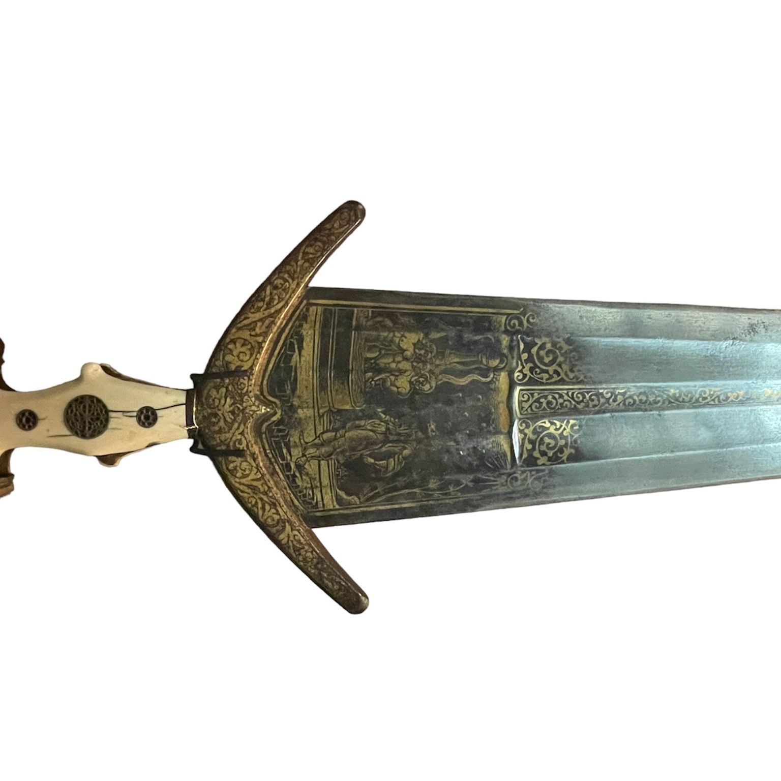 Épée cinquedea gravée et dorée