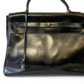 HERMES PARIS, sac Kelly retourné 32 cm en veau box noir, doublure en chèvre noir, circa 1970