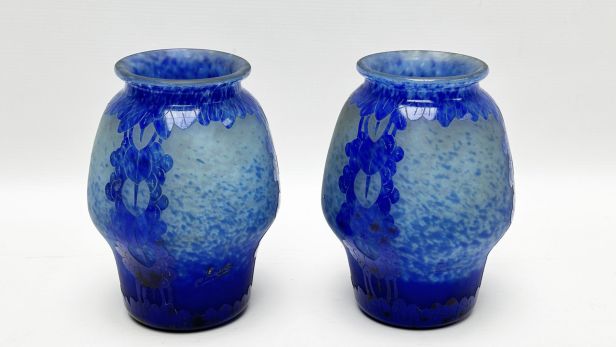 Charles SCHNEIDER (1881-1953) CHARDER LE VERRE FRANÇAIS « Myrtilles », modèle créé circa 1927-28