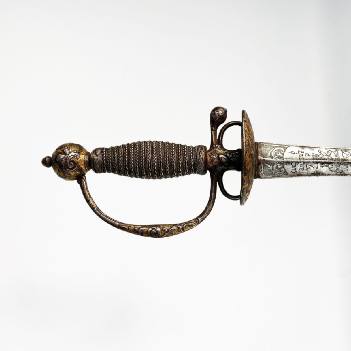 Détail du haut d'une épée de cour
