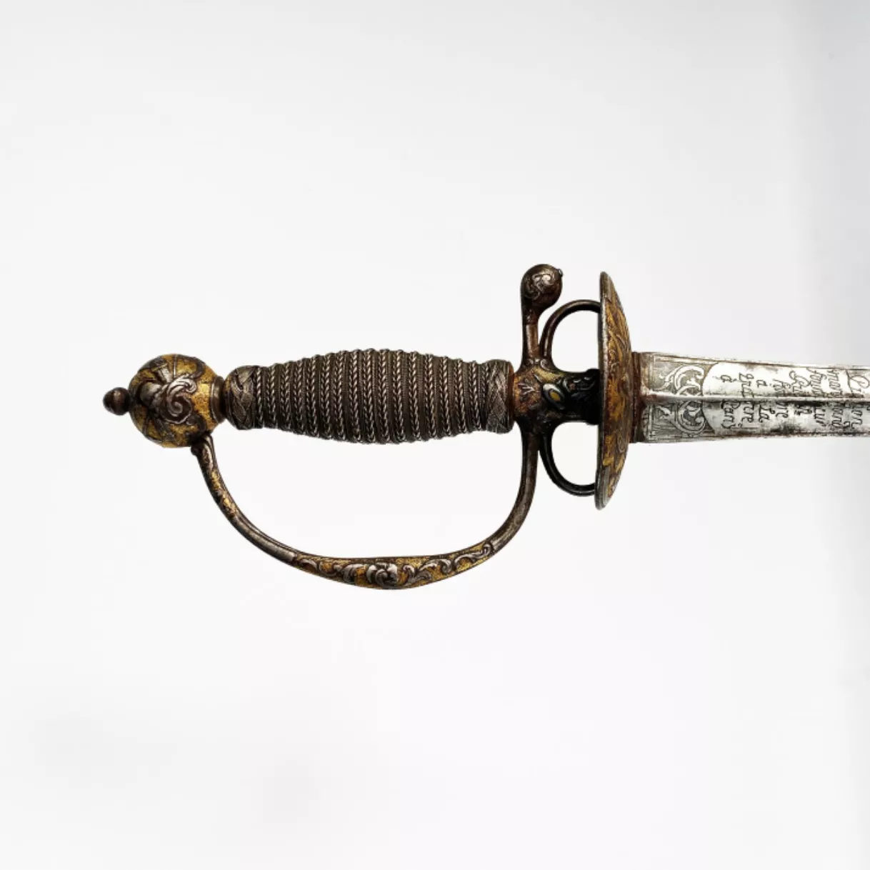 D&eacute;tail du haut d'une &eacute;p&eacute;e de cour