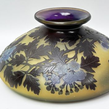 ÉTABLISSEMENT GALLÉ (1904 – 1936) Vase à corps ovoïde aplati et col conique