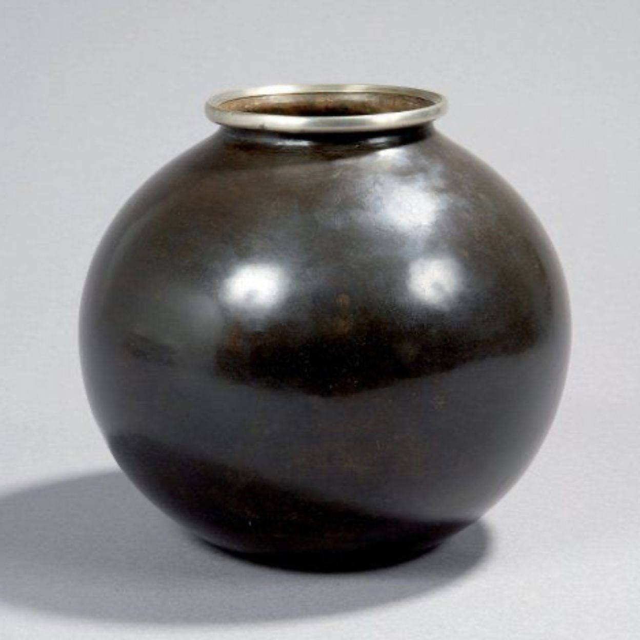 Jean Dunand, vase boule