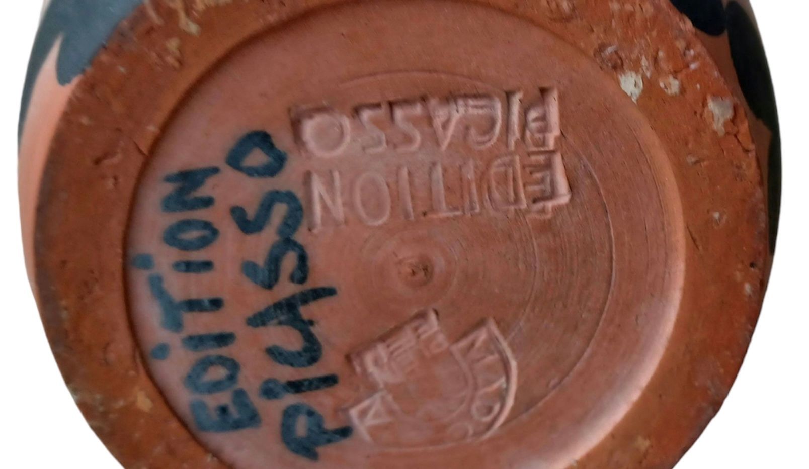 Signature et gaufrage des éditions Madoura x Picasso