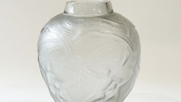 René LALIQUE (1860-1945), Vase «Archers», modèle créé en 1921