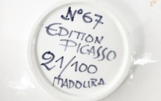 Signature sur une céramique