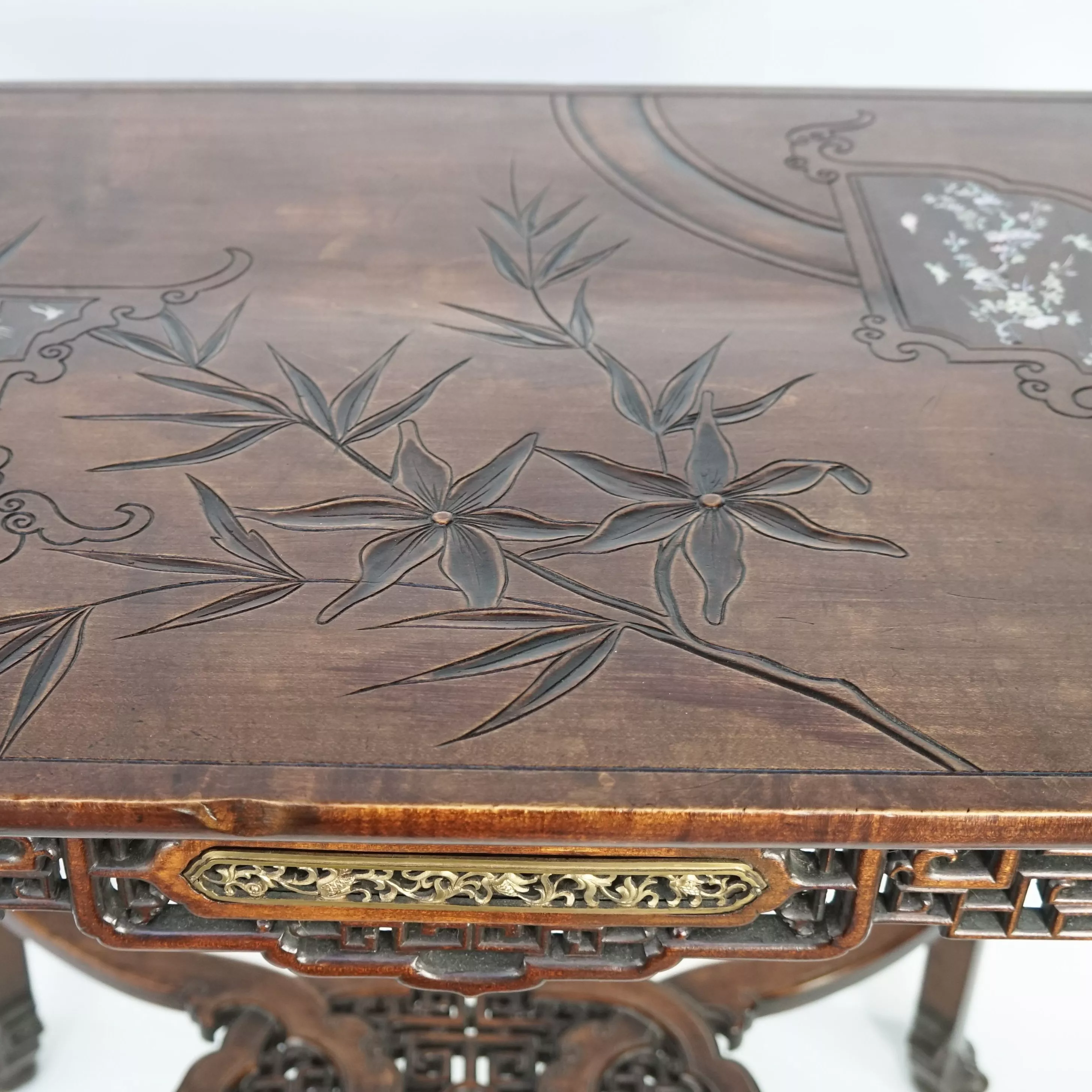 Viardot, panneau &agrave; d&eacute;cor &eacute;maill&eacute; de fleurs