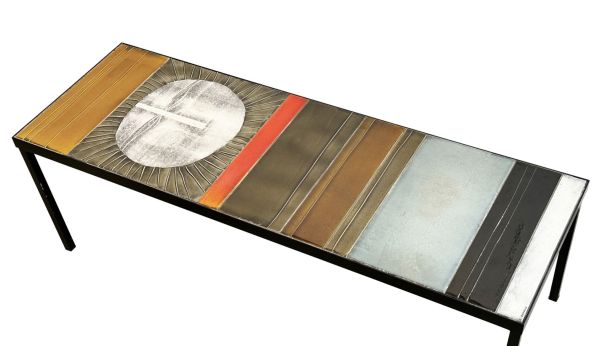 Roger CAPRON (1922-2006) Table basse rectangulaire dite Soleil, circa 1965