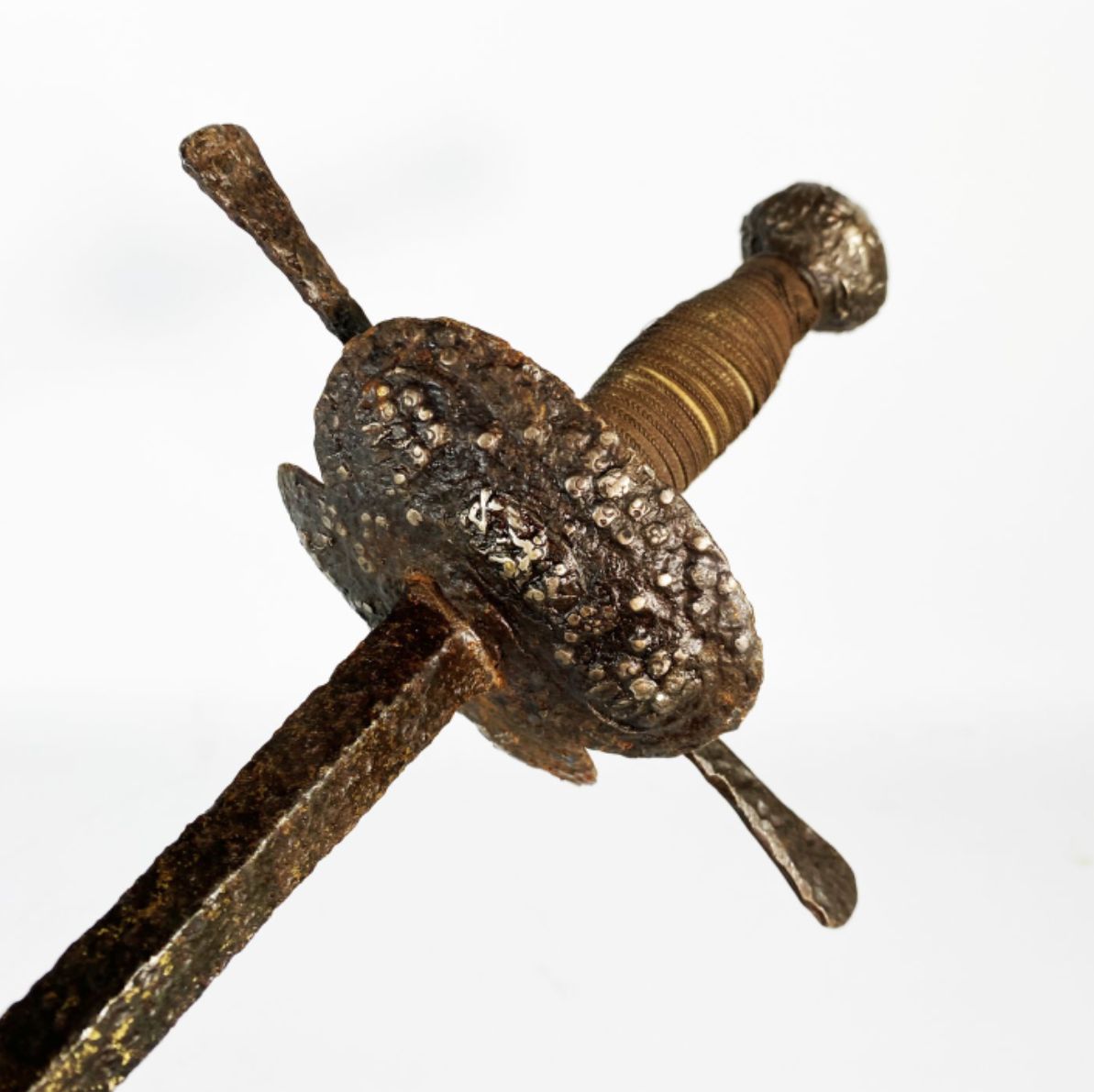 Épée rapière d'époque Louis XIII vendue par Auctie's