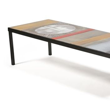 Roger CAPRON (1922-2006) Table basse rectangulaire dite Soleil, circa 1965