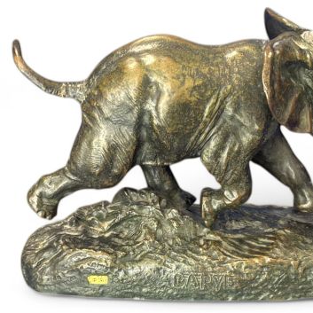 D'après Antoine Louis BARYE (1796-1875)  Éléphant du Sénégal  Bronze patiné