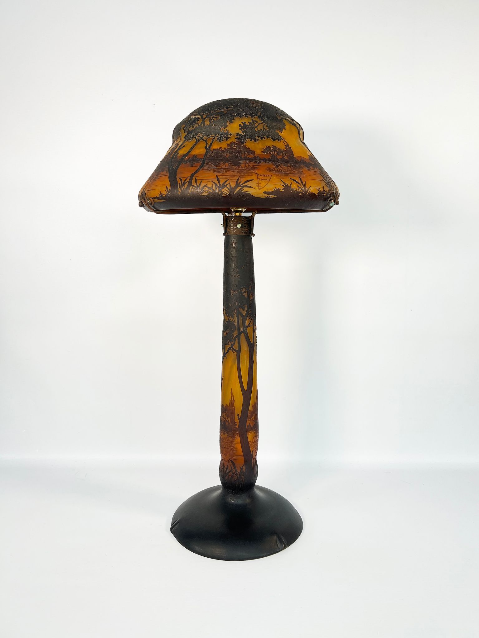 Daume, lampe en verre décorée à l'acide