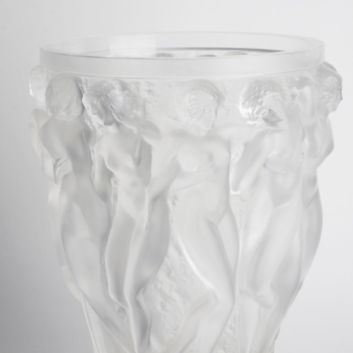 LALIQUE France Vase "Bacchantes", le modèle créé en 1927