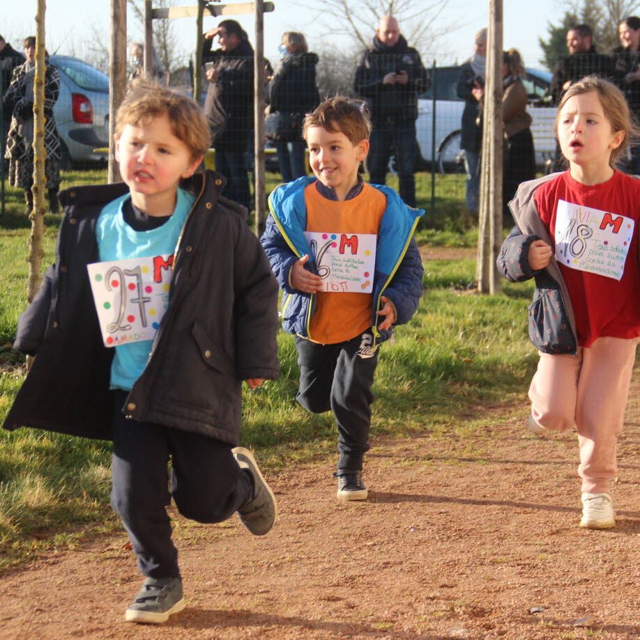 Les 138 Eleves Ont Participe A La Course Pour Vaincre La Mucoviscidose Photo Progres Guillaume Descave 1644691352