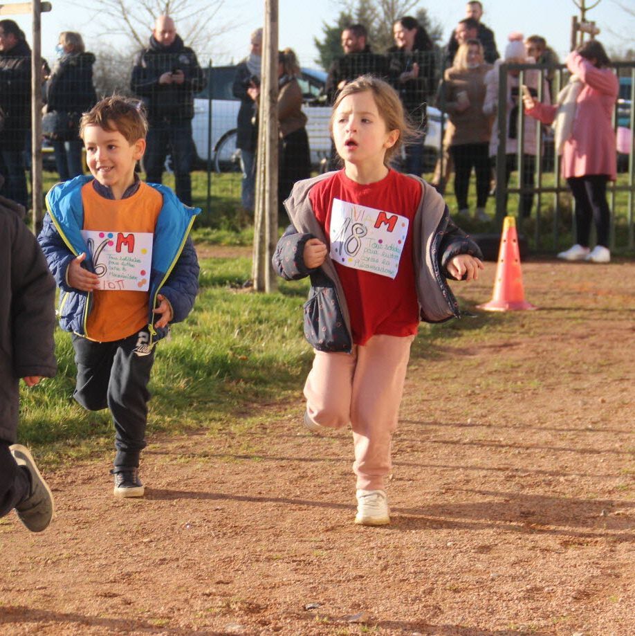 Les 138 Eleves Ont Participe A La Course Pour Vaincre La Mucoviscidose Photo Progres Guillaume Descave 1644691352