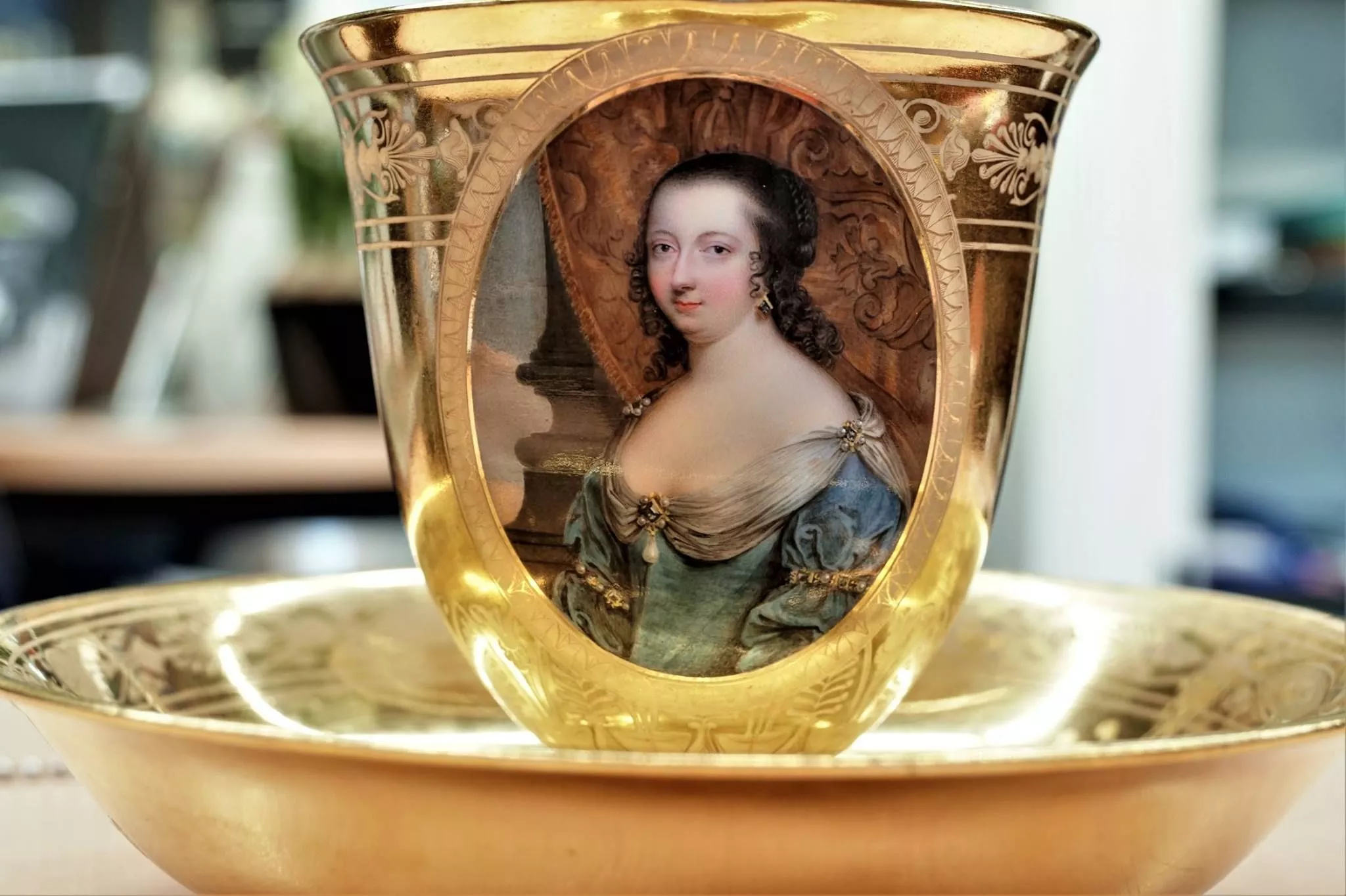 Dihl et Gu&eacute;rhard - Tasse en porcelaine provenant du service l'imp&eacute;ratrice Jos&eacute;phine
