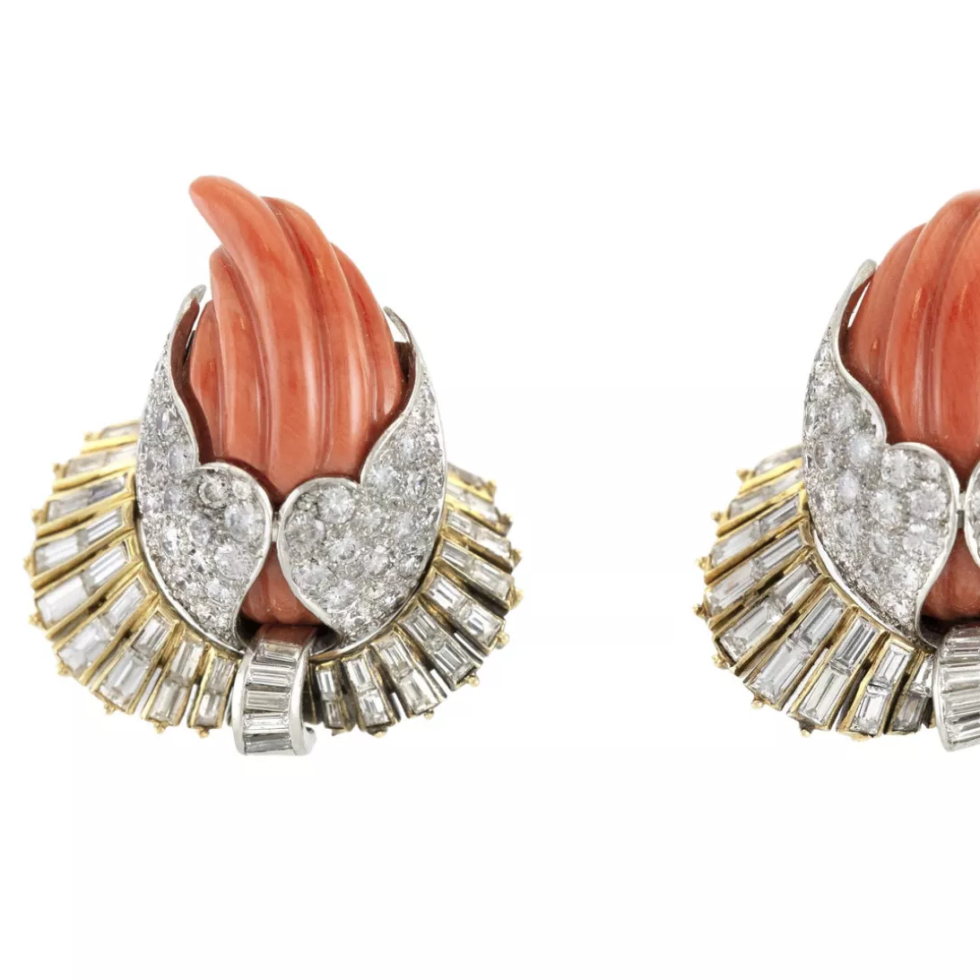 Pierre Sterlé, paire de clips d'oreilles en diamants et corail