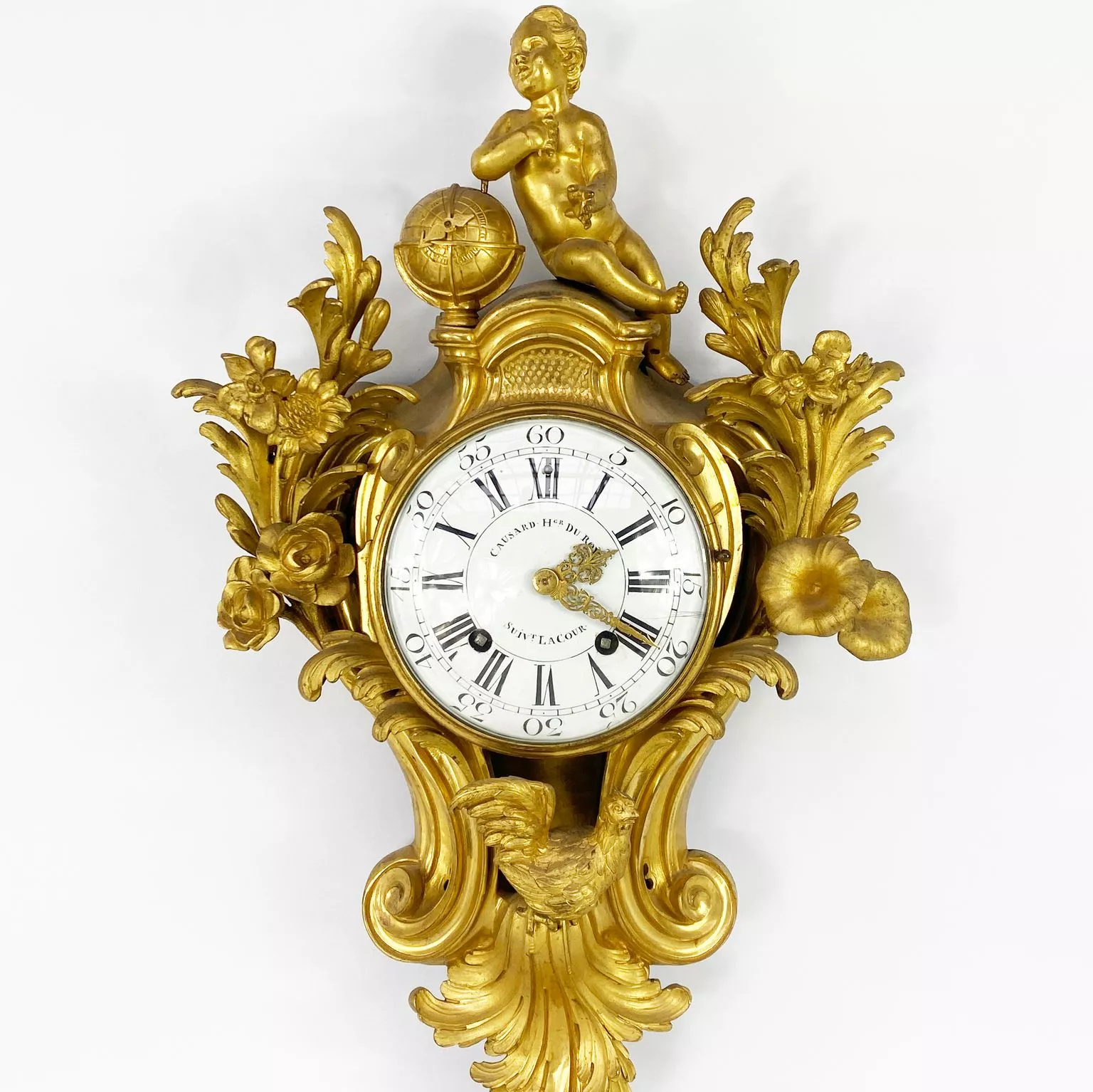 Pendule en bronze dor&eacute;, &eacute;poque Louis XV