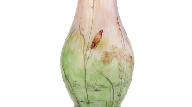 DAUM - NANCY, « Iris d’eau et libellules ». Vase ovoïde à col conique sur base ourlé