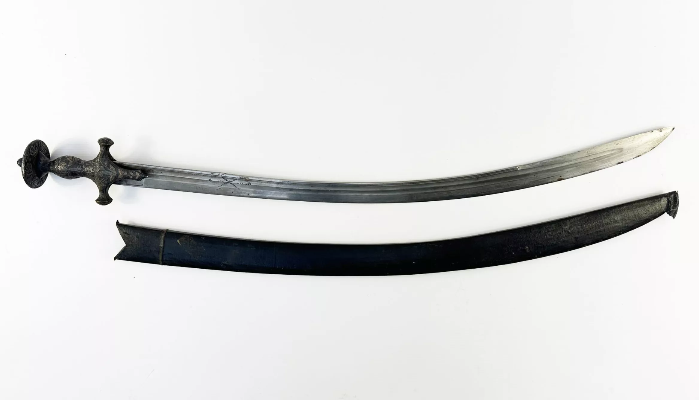 Sabre indo persan en m&eacute;tal