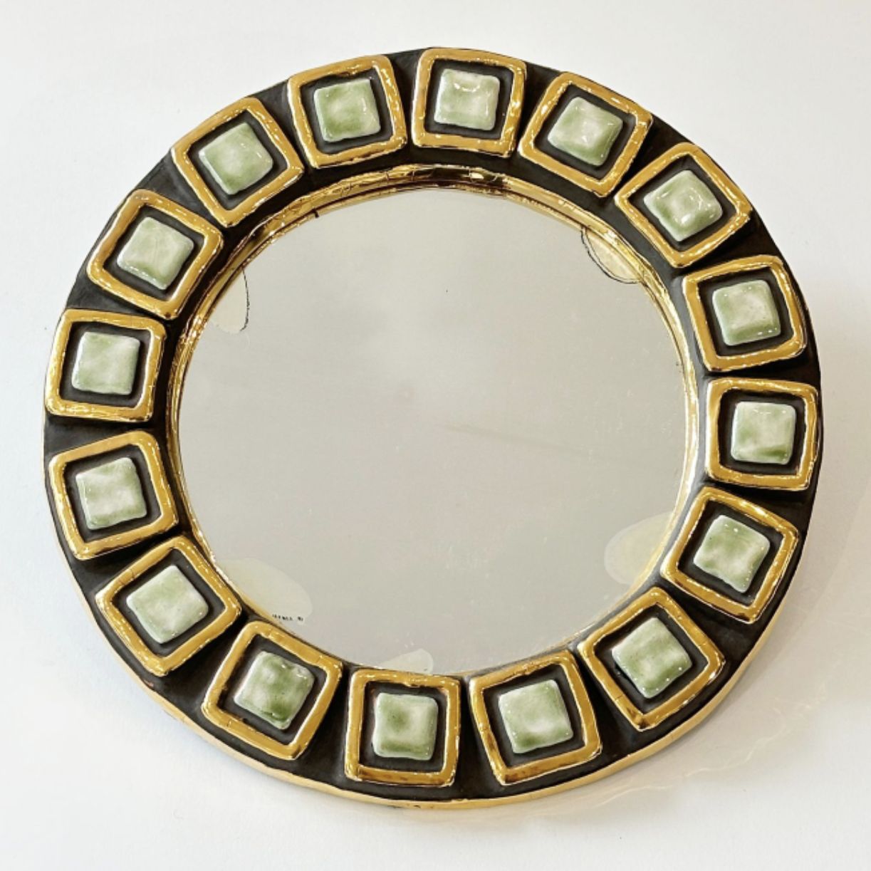 Mithé Espelt, miroir en céramique émaillée