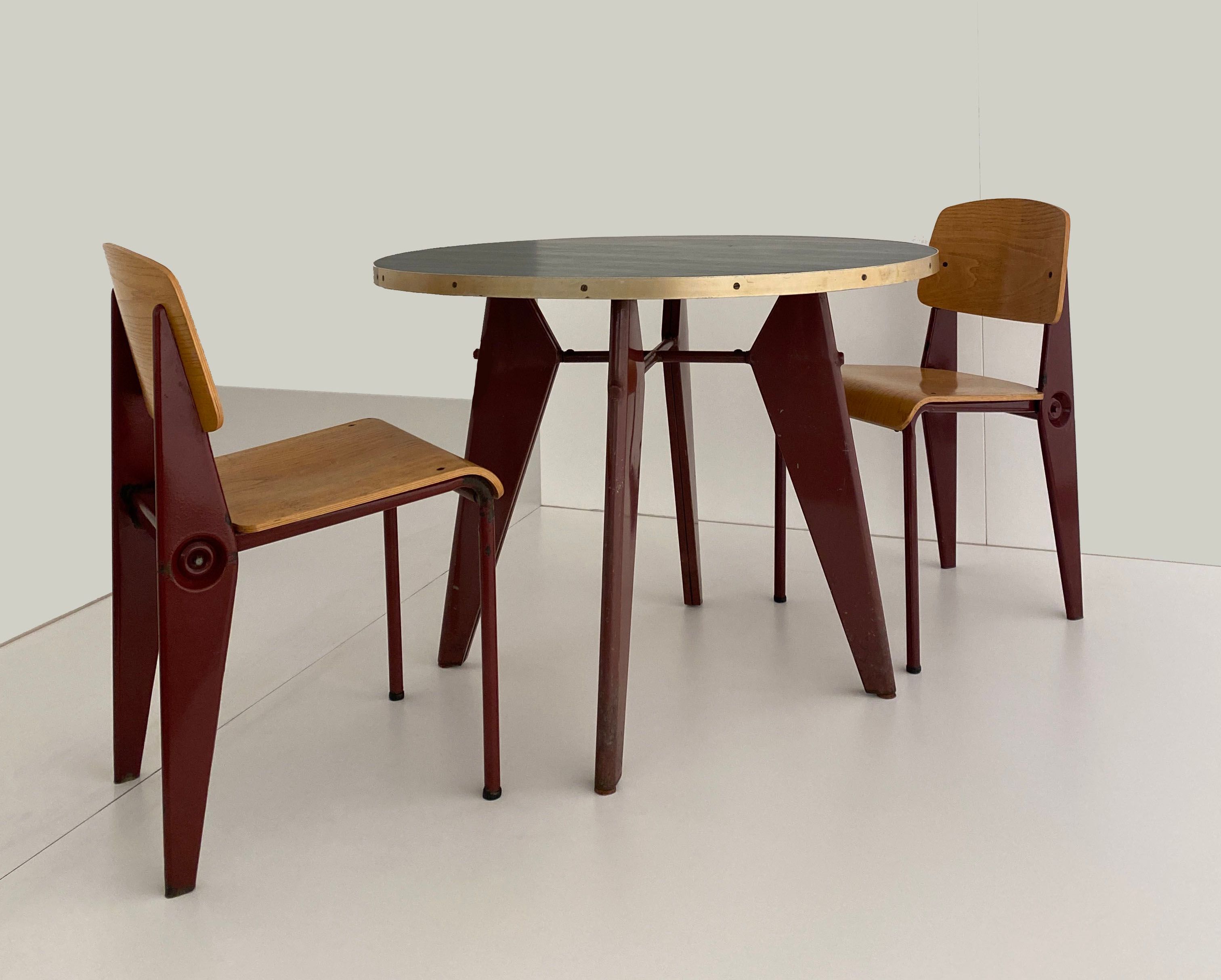 Jean Prouvé, chaises et table