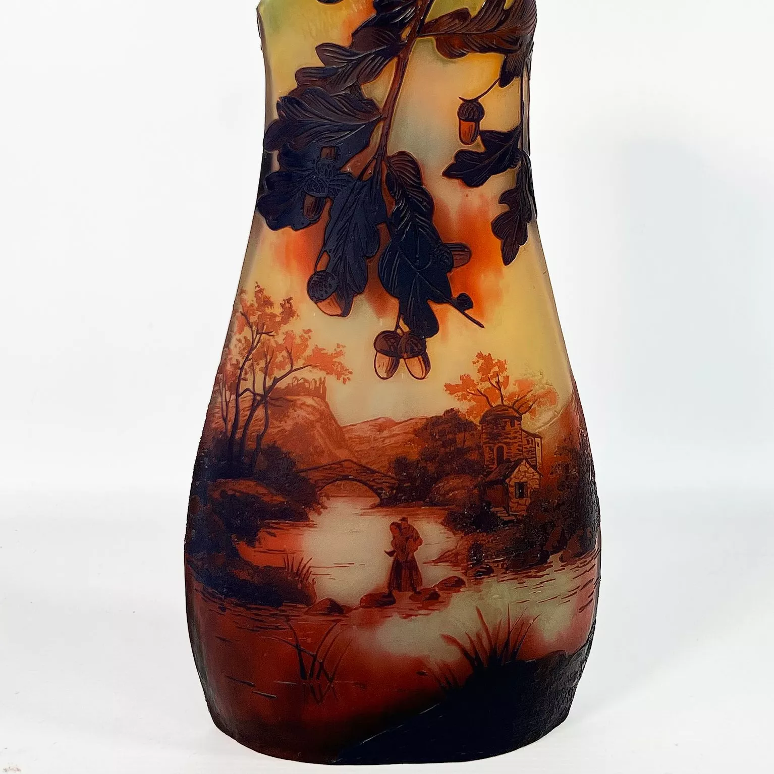 Gall&eacute;, vase en p&acirc;te de verre d&eacute;cor&eacute; &agrave; l'acide